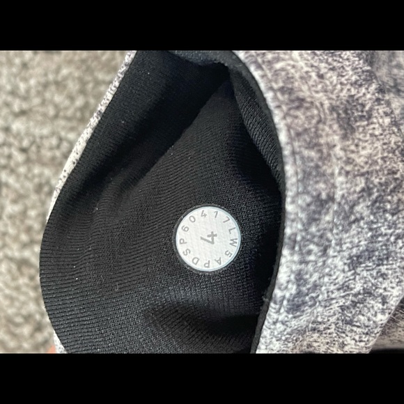 Lululemon pattern leggings - Picture 2 of 4